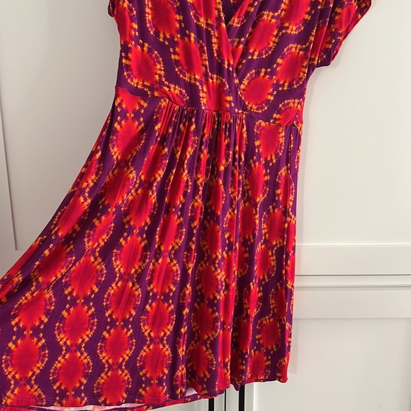 NWT Soft Surroundings Kaveri
Dress Purple Red Jersey Knit
Stretch Short Sleeve - Picture 3 of 6